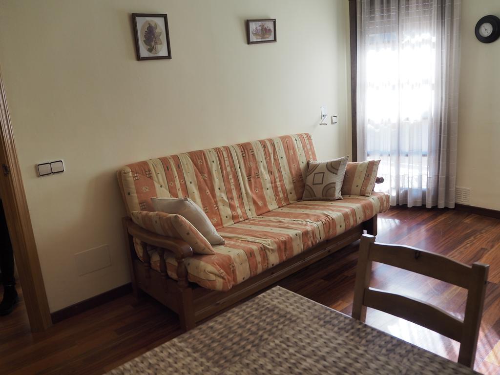 Watching Vilallonga De Ter Apartment Exterior photo